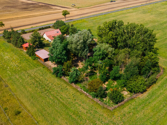 Einfamilienhaus in Alleinlage bei Neutrebbin - Mit Pferdehof, Scheune, Pool, Garage, Keller u.v.m.