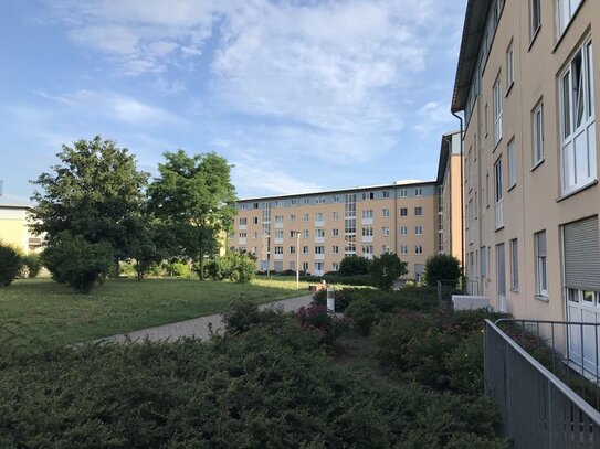 Helle 2 Zimmerwohnung mit Balkon und Tiefgarage in Potsdam / Fahrland