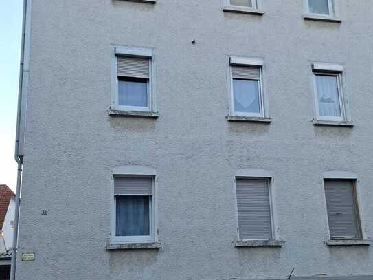 Notverkauf einer vermieteten 2-Zimmer-Eigentumswohnung mit Balkon