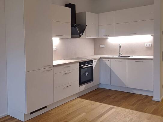 ERSTBEZUG + Bick zum neuen Zentrum+ Tolle 2-Zimmer-Wohnung in der Alten Baumwolle! Großzügiges Wohnzimmer + Fußbodenhei…