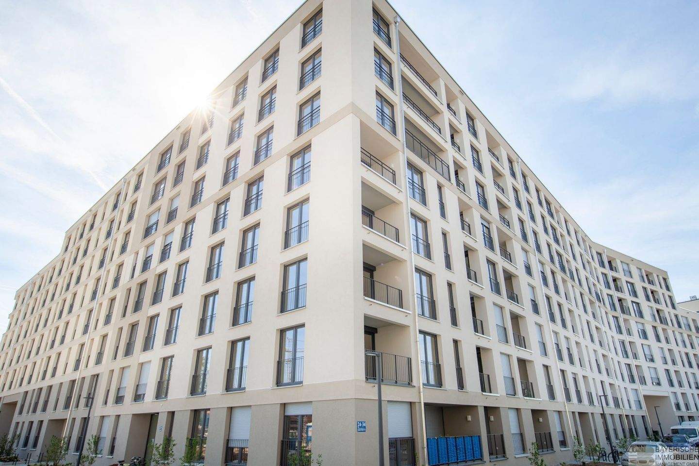 Moderne 4-Zimmer-Wohnung mit Einbauküche und gemütlicher Loggia