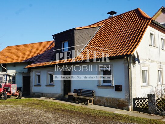 Sanierungsbedürftiges Bauernhaus mit Nebengebäude und kleinem Garten in Sassendorf