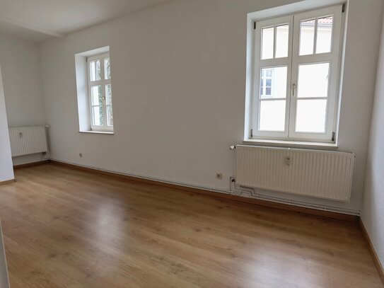 NEU schöne 3-Raum-Wohnung mit ca. 65 qm im 1. OG