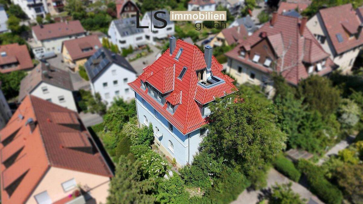 Traumhaftes Mehrfamilienhaus in Untertürkheim - *Ihr Sanierungsprojekt mit großem Potenzial!*