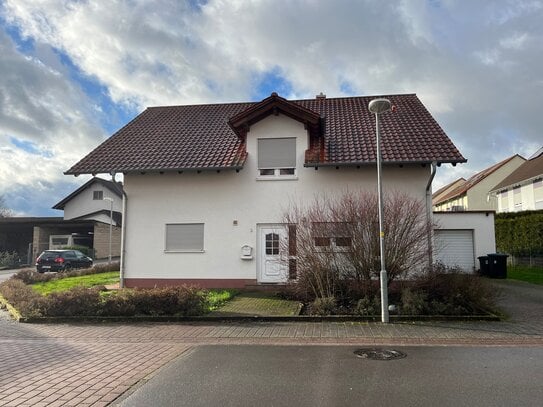 Einfamilienhaus mit Garage