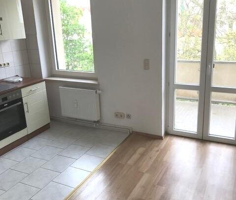 Gemütliche schöne 2-R-Wohnung mit Balkon EBK.ca.58 m² in MD- Sudenburg zu vermieten .