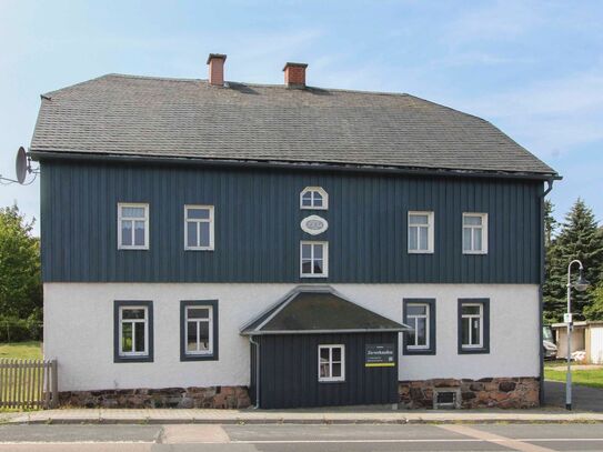 Mehrfamilienhaus mit 3 Wohneinheiten im Erzgebirge, eine Ferienwohnung komplett möbliert