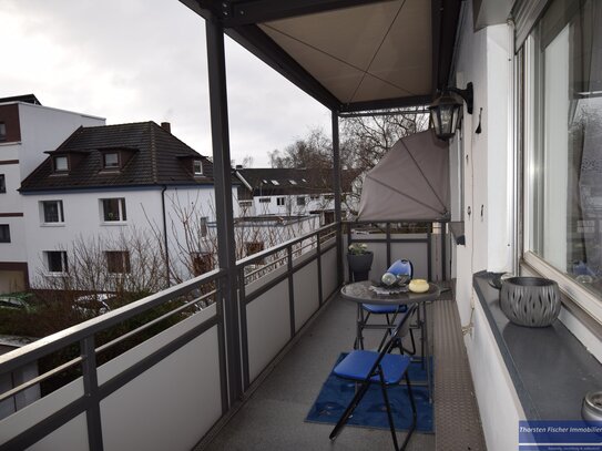 Heddernheim: Helle, gut aufgeteilte 3 Zi.-Whg. mit einen außergewöhnlich großen Balkon