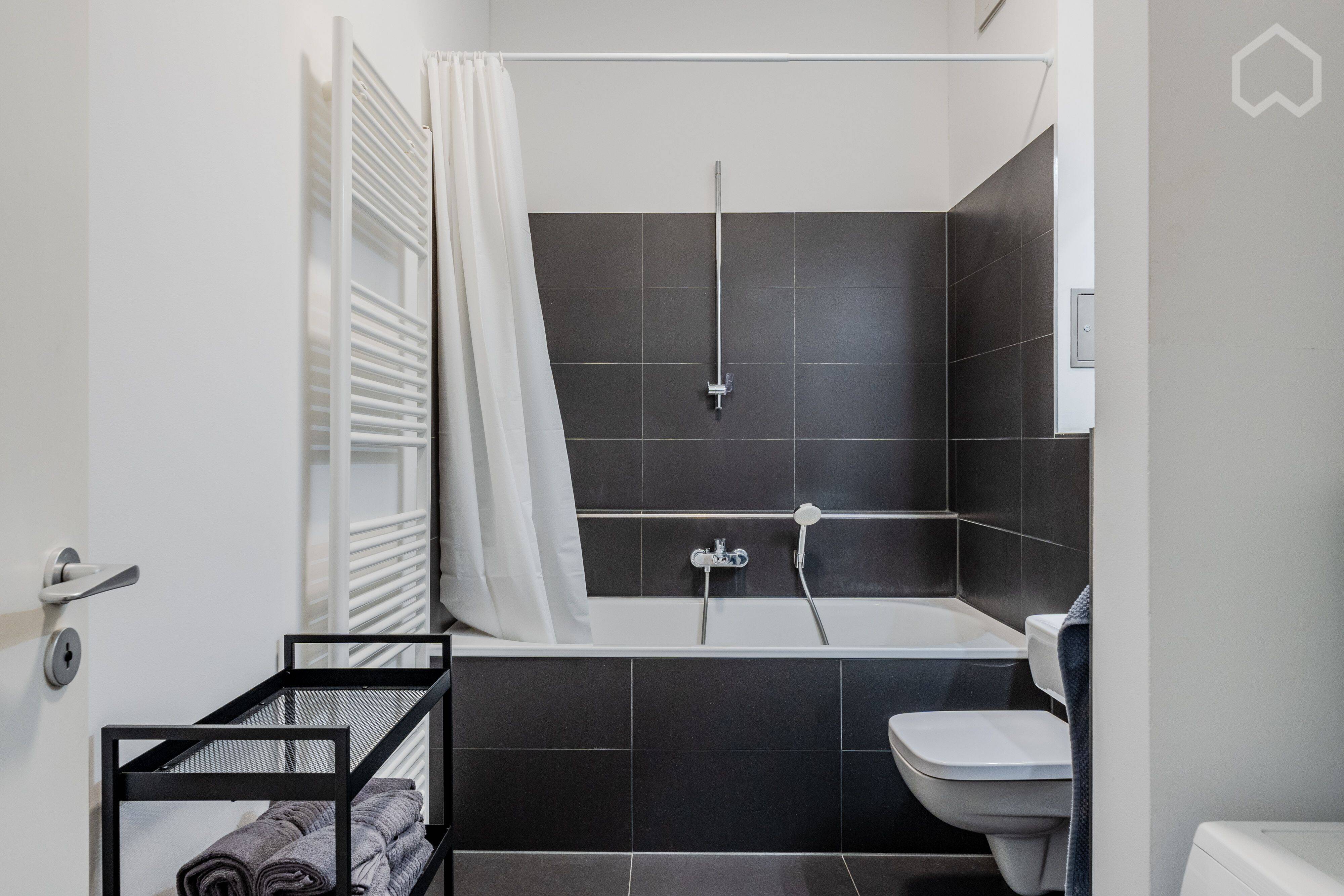 NEU! Moderne und stilvolle 2-Zimmer-Wohnung in Berlin, Friedrichshain - Photo 1