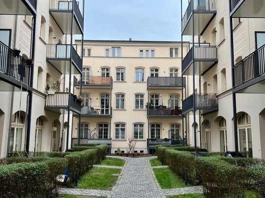 Citynah und hochwertig saniert! 2-Raum-Apartment mit Parkett, Fußbodenheizung und Balkon!