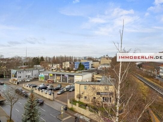 IMMOBERLIN.DE - Großzügige Wohnung mit Balkons & Westterrasse