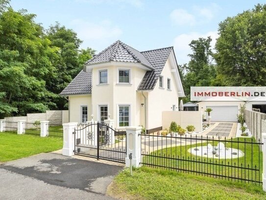 IMMOBERLIN.DE - Topzustand! Traumhaftes Haus mit Südterrasse, Sonnengarten, und Erdwärmepumpe in ländlicher Lage