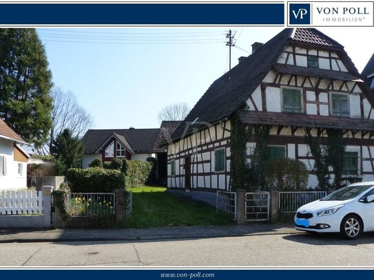 Denkmalgeschütztes Haus in Sandweier mit Wirtschaftsgebäude und großem Grundstück mit Bebauungsmögl