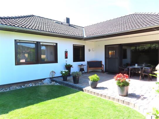 RESERVIERT - Geräumiges und gepflegtes Einfamilienhaus mit Garage - Ruhige Lage in Niestetal-H.