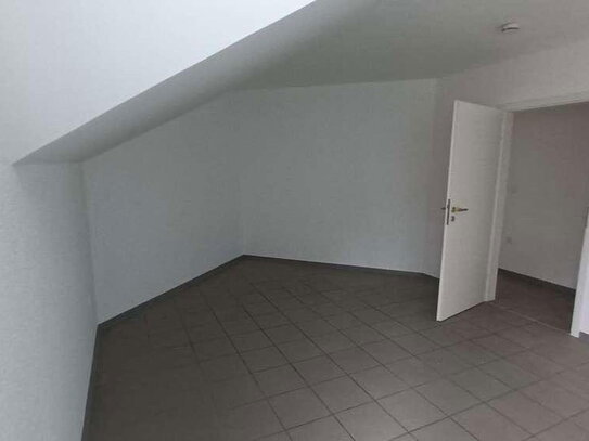 4,5 Zi. Wohnung mit Balkon in Hillesheim ab sofort zu vermieten