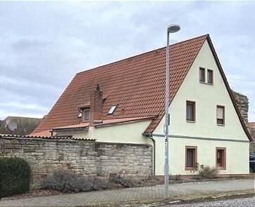 Doppelhaus mit zwei Wohnungen in Memleben