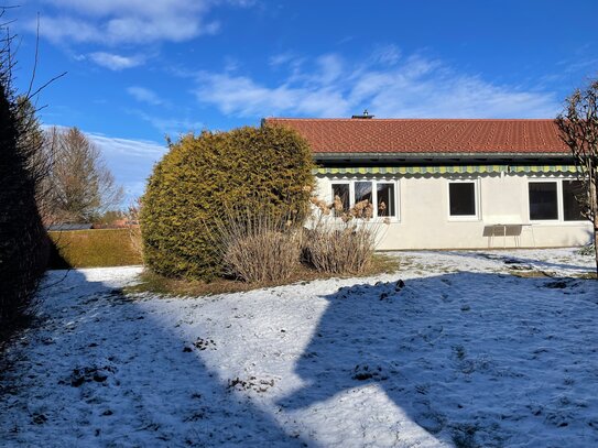 Lenggries | 69er Retro Bungalow (Heizung und Fenster erneuert) auf großem Grundstück Isar Ostseite