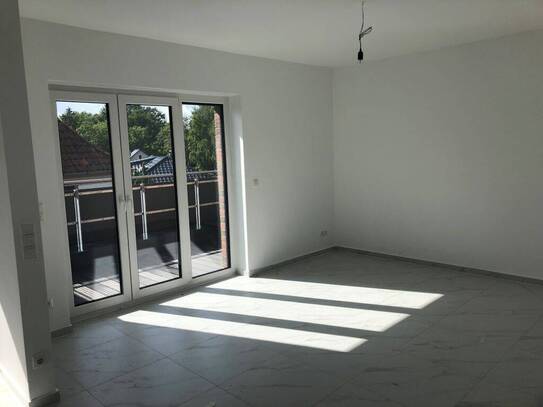 Kompakte 4-Zimmer-Whg. mit Aufzug, Fußbodenheizung, Westbalkon, Tageslichtvollbad und Stellplatz!