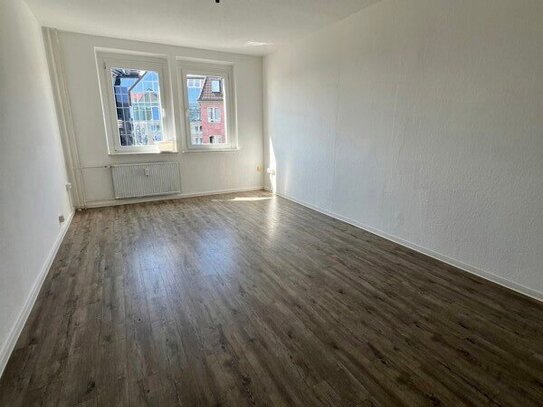 Moderne 3-Raum-Wohnung mit Balkon in Stadtlage!