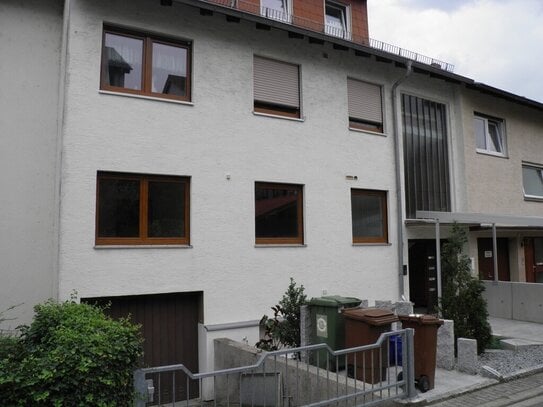 TOP geschnittene, helle Wohnung - zentral in Dossenheim - Balkon - EBK