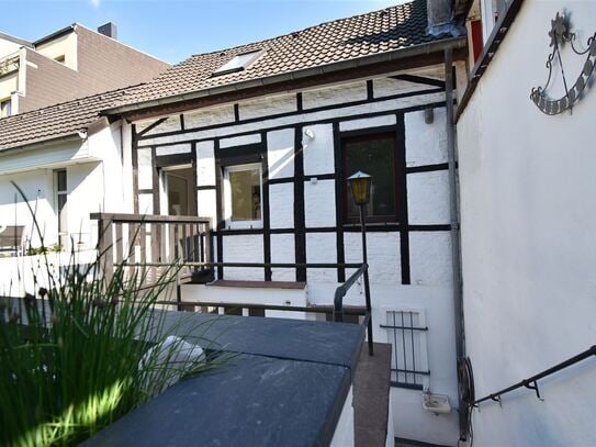 Für Individualisten! Altbau-Maisonette-Whg mit Terrasse und Gartenanteil