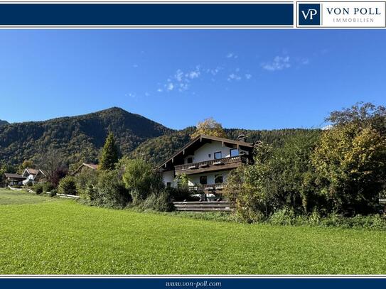 Großes Mehrgenerationenhaus in wunderschöner Lage inmitten der Chiemgauer Berge