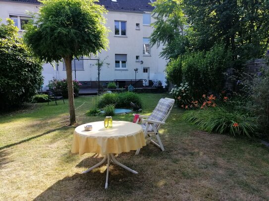 KP 298.000 € - 3-Familienhaus mit großem Garten, an einer Nebenstraße.