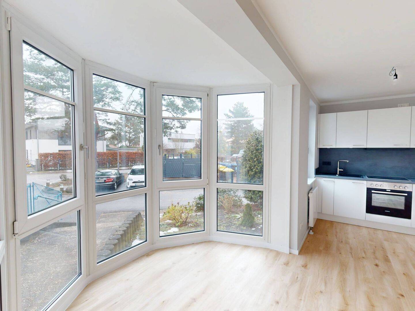 **FRISCH RENOVIERT** Geräumige 1-Zimmer-Wohnung mit EBK und modernem Wannenbad - Photo 1