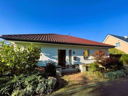 Modernes 4-Zimmer-Einfamilienhaus mit wunderschönem Garten und Carport