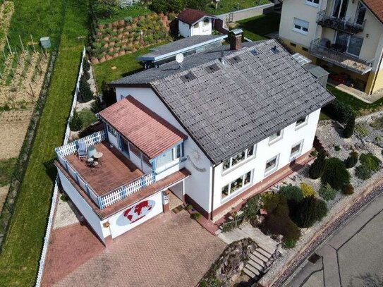 Gemütliches 2-Familienhaus im Grünen mit viel Platz und herrlichem Blick