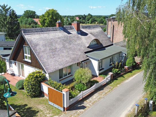 Idyllisch und ruhig gelegenes Landhaus mit zwei separaten Einheiten und Nebengelass unweit der Kaiserbäder