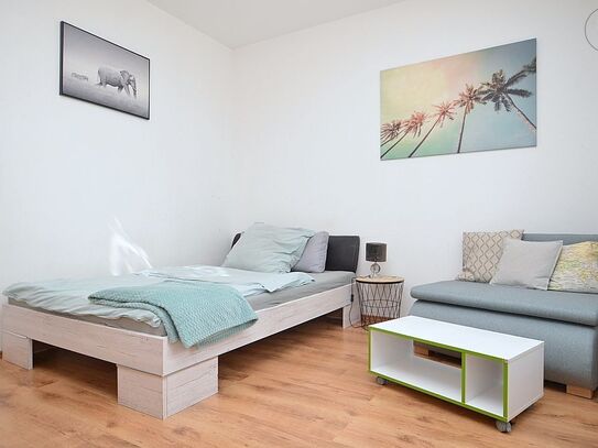 Modern möbliertes Zimmer mit Balkon und WLAN in der Nürnberger Innenstadt