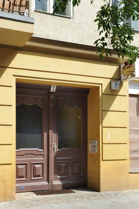 Dachgeschoßwohnung /WBS mit besonderem Wohnbedarf erforderlich! - Photo 1