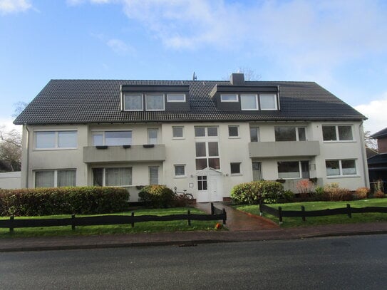 Geestland / Langen bei Seestadt Bremerhaven: Eigentumswohnung in Hochparterre mit Balkon in einem Mehrfamilienhaus.