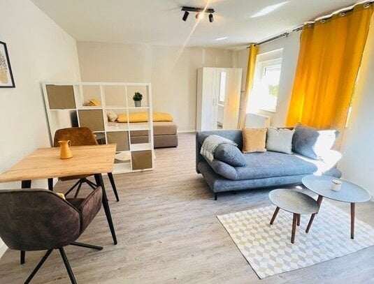 Moderne frisch renovierte und hochwertig möblierte 1-Zimmerwohnung in bester Lage