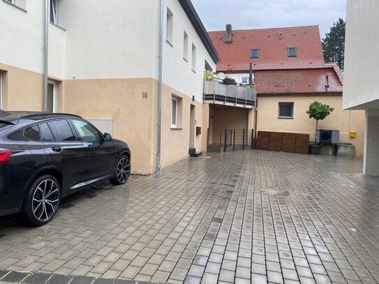 Helle und geräumige 3-Zimmer-Wohnung mit hochwertiger Ausstattung und Balkon