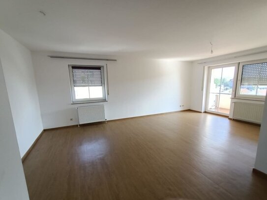 Schöne, helle 3-Zimmer-Wohnung mit Balkon zu vermieten!