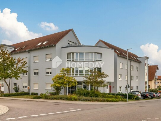 Ruhig gelegen: Schicke & große Maisonette mit Fensterbad, Dachterrasse, Balkon, 2 TG-Stellplätzen