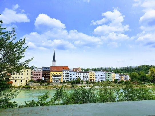 Kapitalanlage: 2 Zimmer DG Wohnung mit Galerie und Balkon