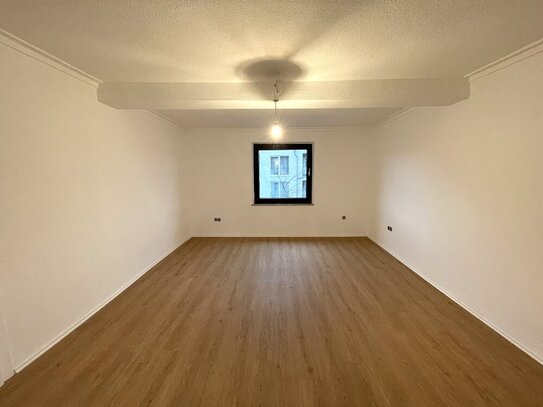 Lichtdurchflutete sanierte Altbauwohnung mit Charme und einzigartigem Grundriss | ca. 100 m²