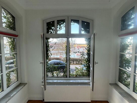 Wunderschöne 3 Zimmerwohnung mit Wasserblick im Herzen von Neustadt