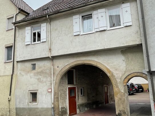 Großzügiges 1 Familienhaus mit ELW in zentraler Lage