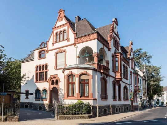 Dachgeschosswohnung in modern sanierter Gründerzeitvilla, Einbauküche, provisionsfei