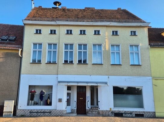 Wohn- und Geschäftshaus mit 5 Gewerbe- und 5 Wohneinheiten in der Lübbener Altstadt