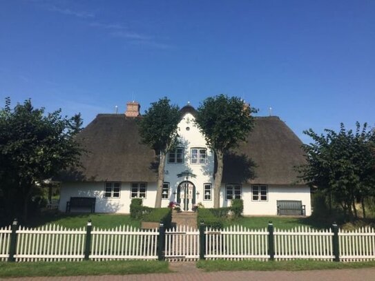 TEUNISHOF-SYLT, Kapitänshof auf Sylt in Wenningstedt Braderup Sylt, Am Dorfteich