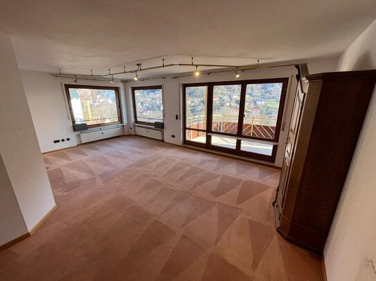 Schöne 3-Zimmer-Wohnung mit großem Balkon und Aufzug