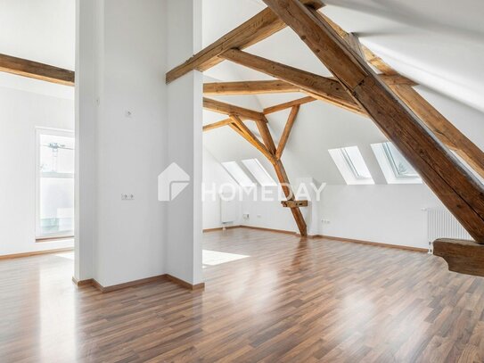 Großzügige 3-Zimmer-Wohnung mit Balkon und Aufzug in gepflegtem Altbau