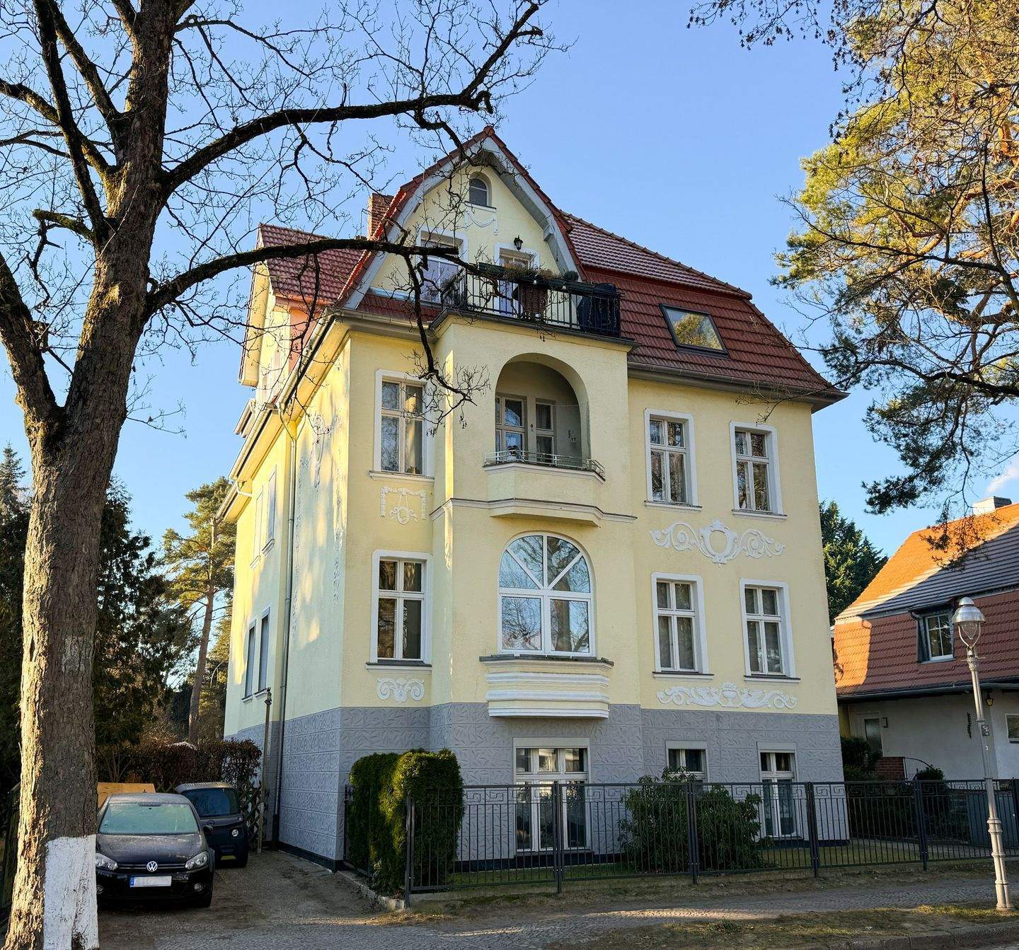 Beletage-Eigentumswohnung in historischer Stadtvilla in Berlin Hermsdorf