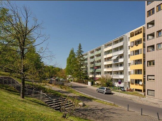 Viel Platz in der 2-Zimmer-Wohnung mit Balkon und Aufzug