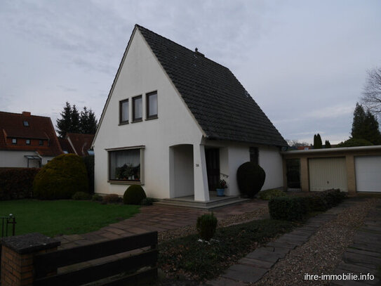 HB-Huchting: Top gepflegtes Einfamilienhaus/Garage, liebevoll angelegter, gr. Garten mit Gartenhaus.